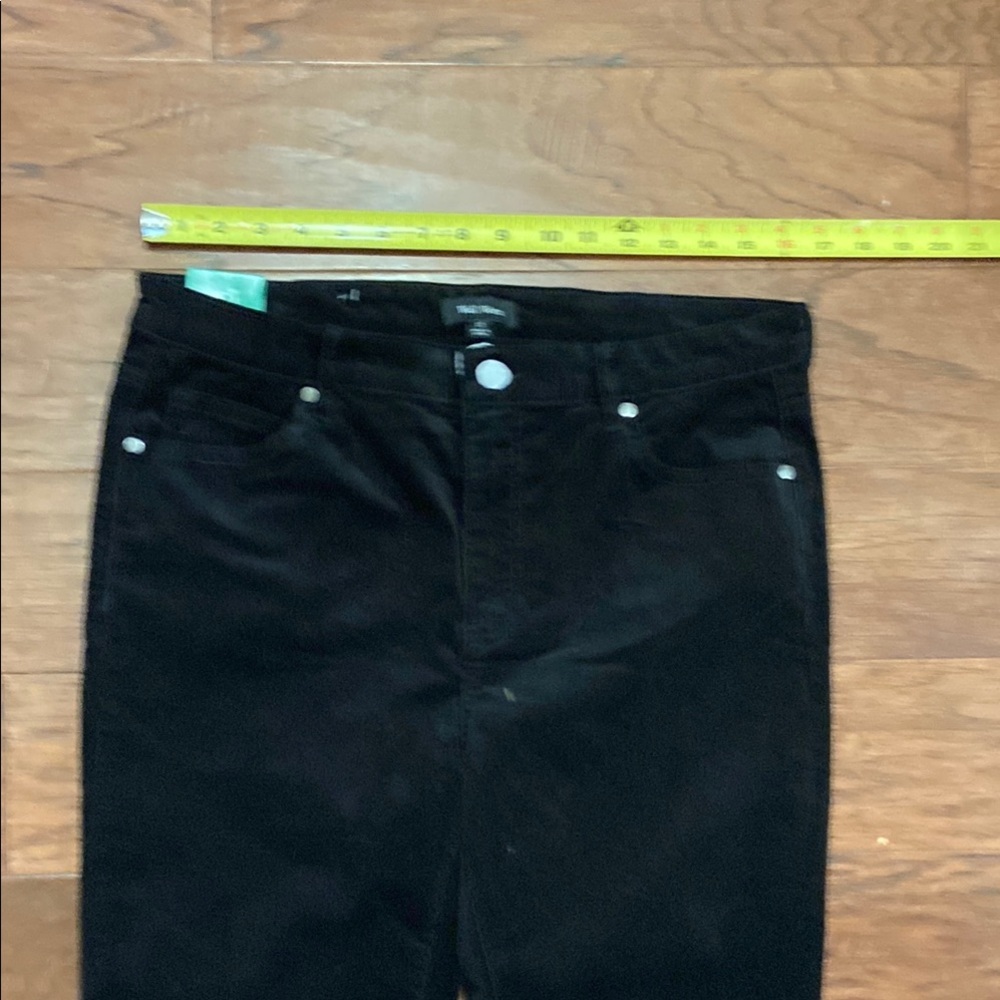 Well Worn Black Skinny Jumpsuit with Sleek Design - Picture 12 of 14